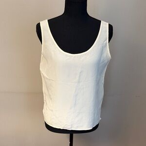 Clio 100% Silk Ivory Sleeveless Tank Top Scoop Neck Blouse. Size M